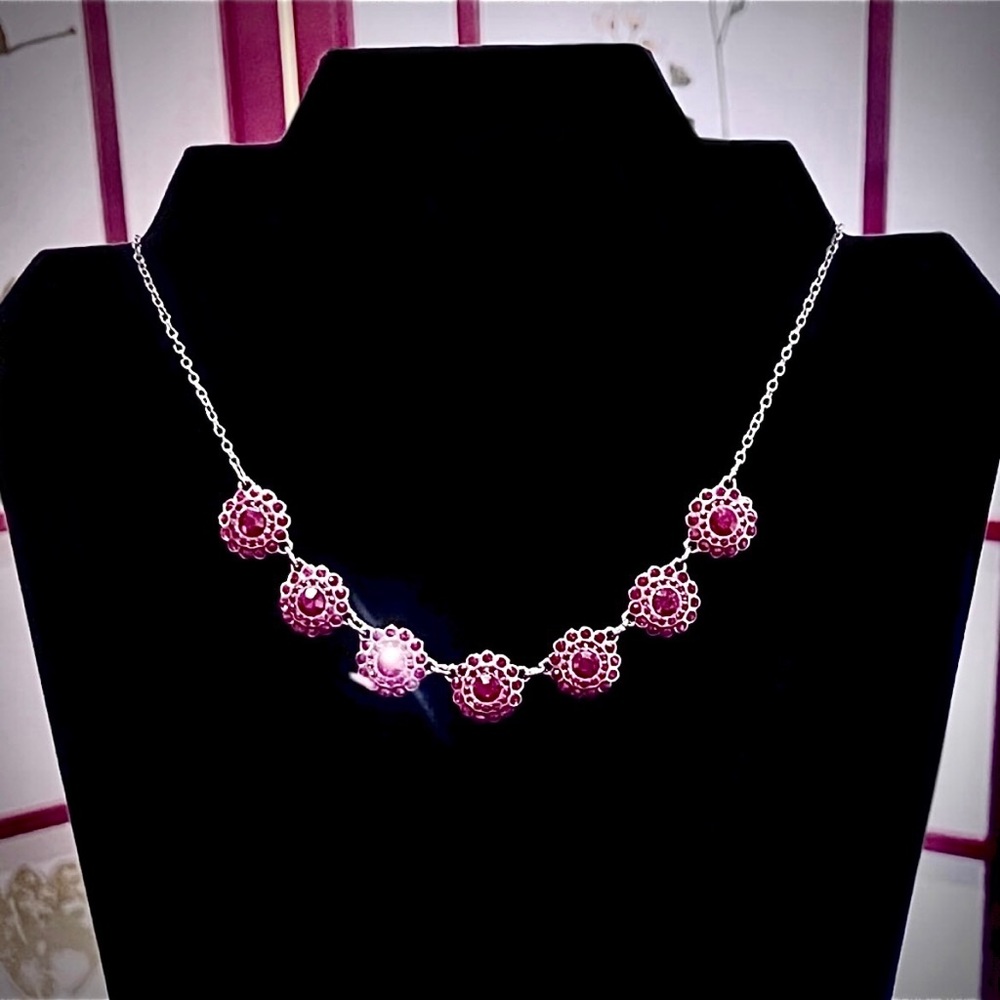 ☃️ NWT Red Rhinestone Necklace - Picture 9 of 10